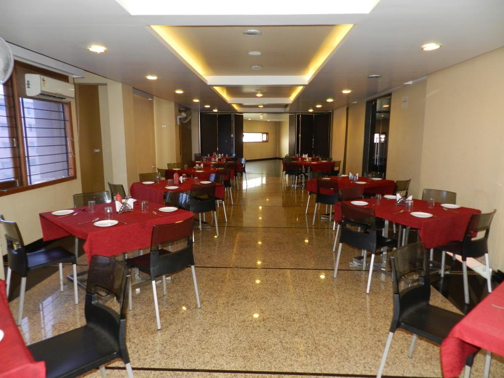 Hotel Rock Regency Toranagallu Exterior foto