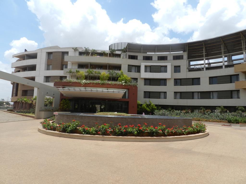 Hotel Rock Regency Toranagallu Exterior foto